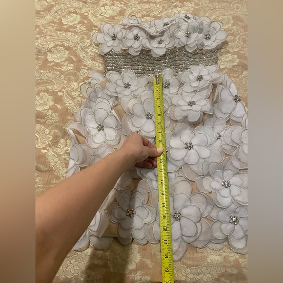 Jovani white strapless flowers dress with crystals. Brand new sz 4. Over $799 Prom